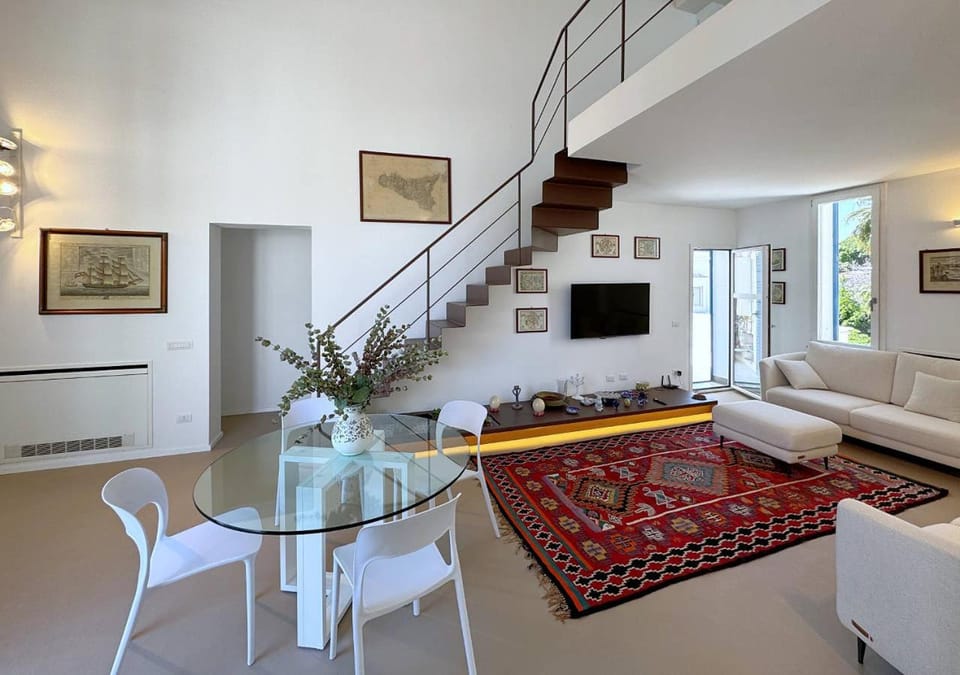 Communal lounge/ TV room, TV and multimedia, Living room