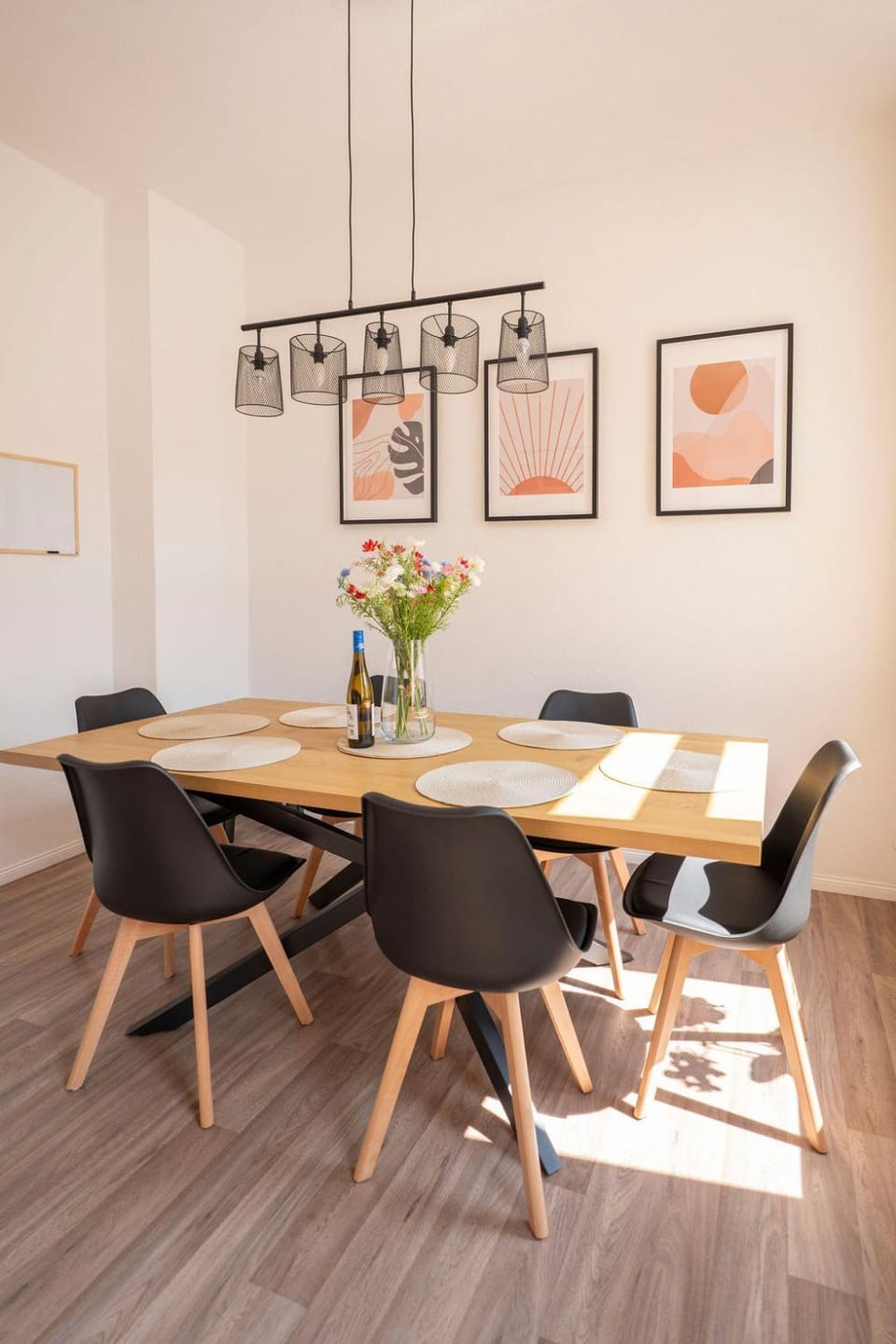 Dining area, kitchen