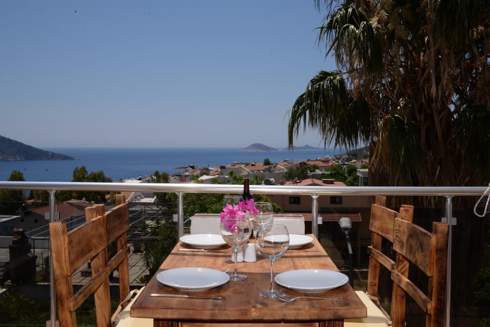 Restaurant/places to eat, Sea view