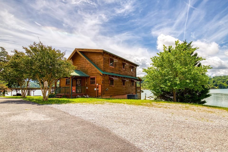 Property building, Day, Summer, Lake view
