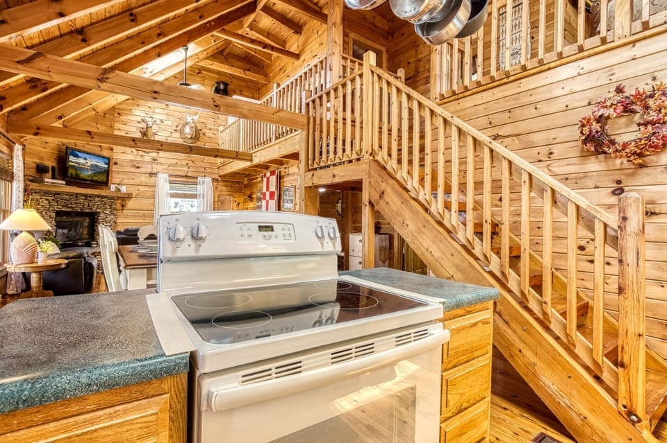 Kitchen or kitchenette, kitchen