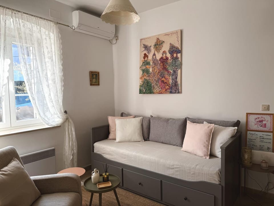 Living room, air conditioner