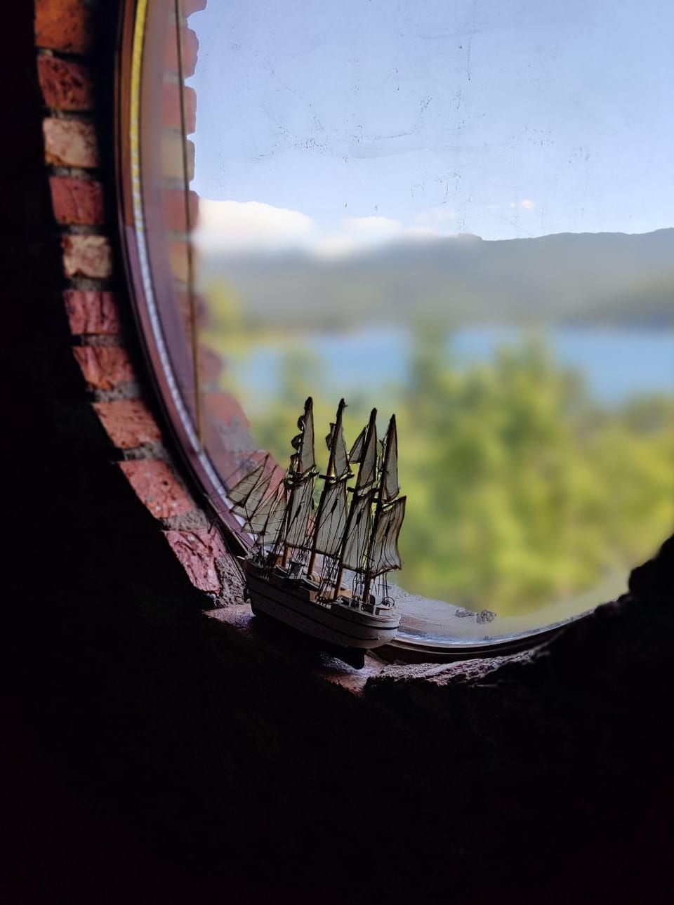 Restaurant/places to eat, Day, Natural landscape, Lake view