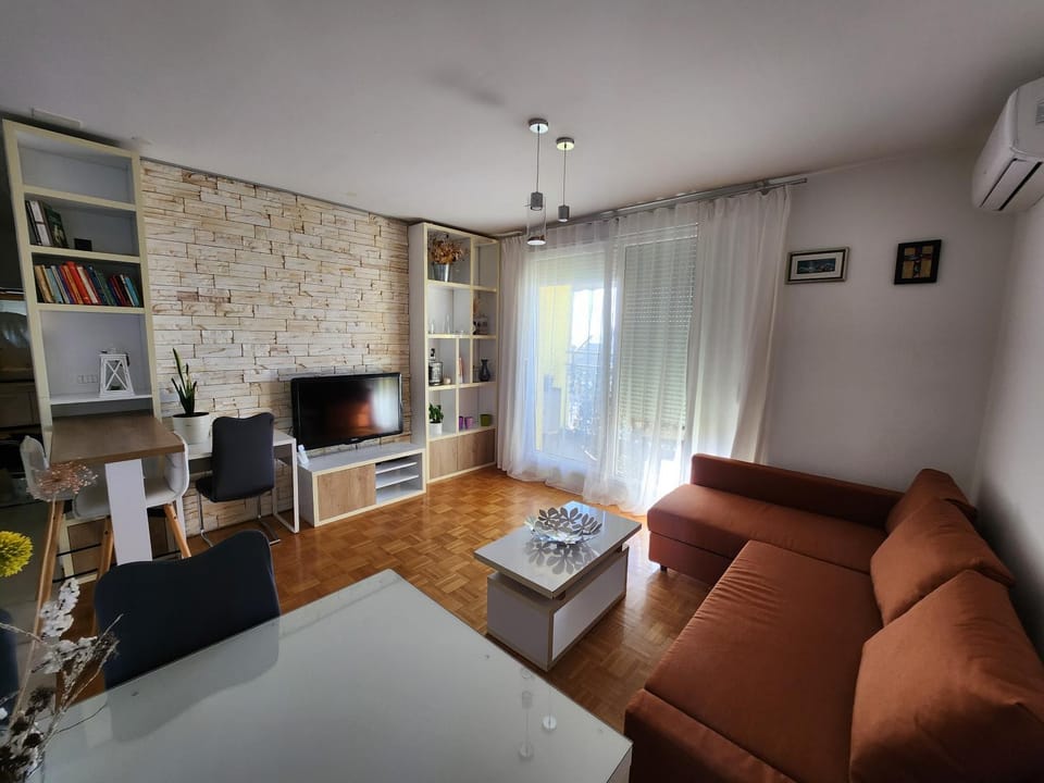 Apartman Maneo with free parking in garage Apartment in Split
