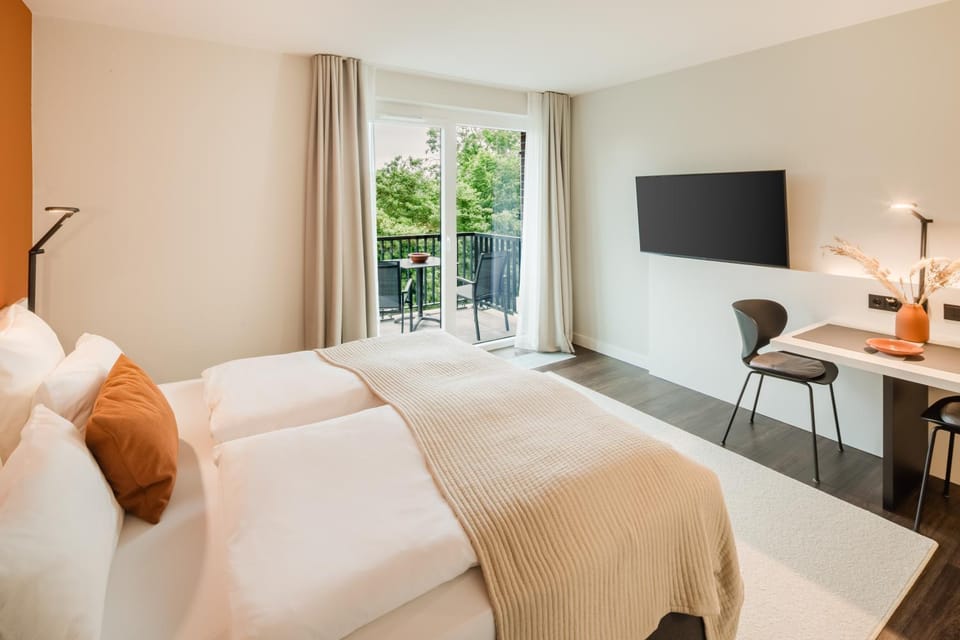 Bed, TV and multimedia, Balcony/Terrace, Seating area, Dining area, Bedroom