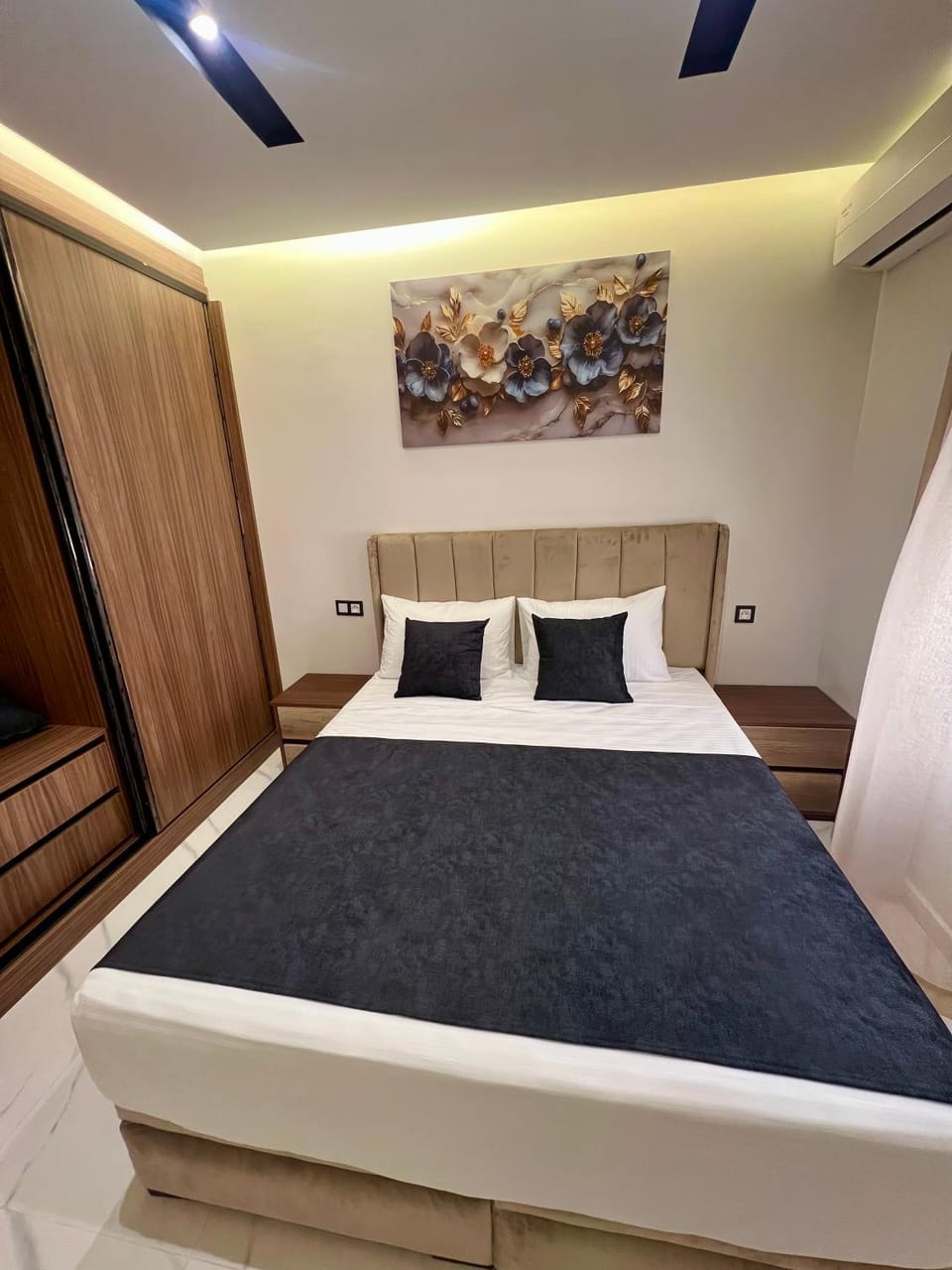 Bed, Photo of the whole room, Bedroom, wardrobe