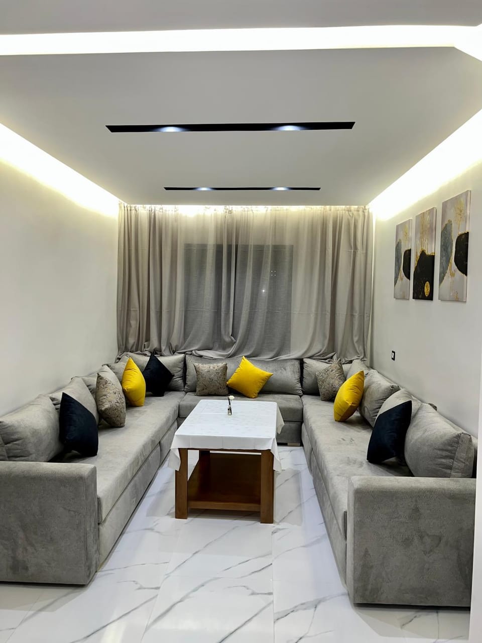 Living room, Seating area