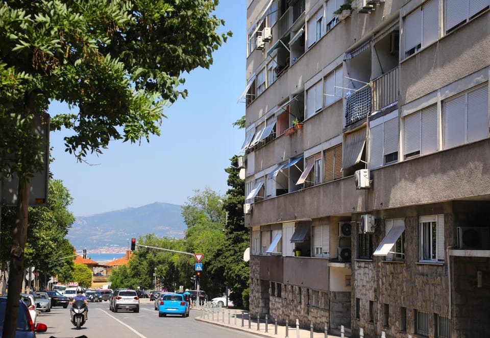 City view, Street view