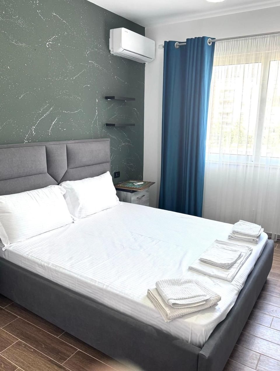 Bed, Bedroom, towels, air conditioner