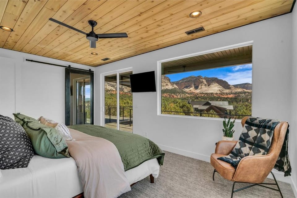 High Desert Home Modern Luxury Near Zion NP House in Orderville
