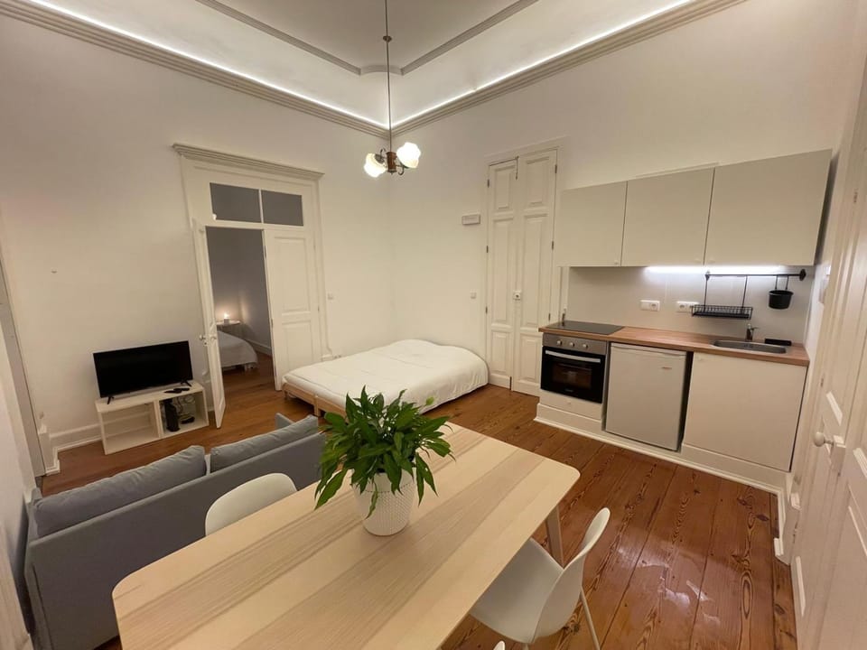 Kitchen or kitchenette, Living room, Seating area, oven, stove