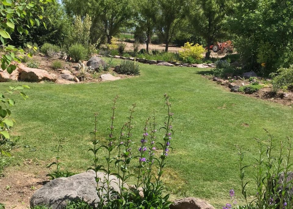 Wildland Gardens Farm House w Private Hot tub House in Utah