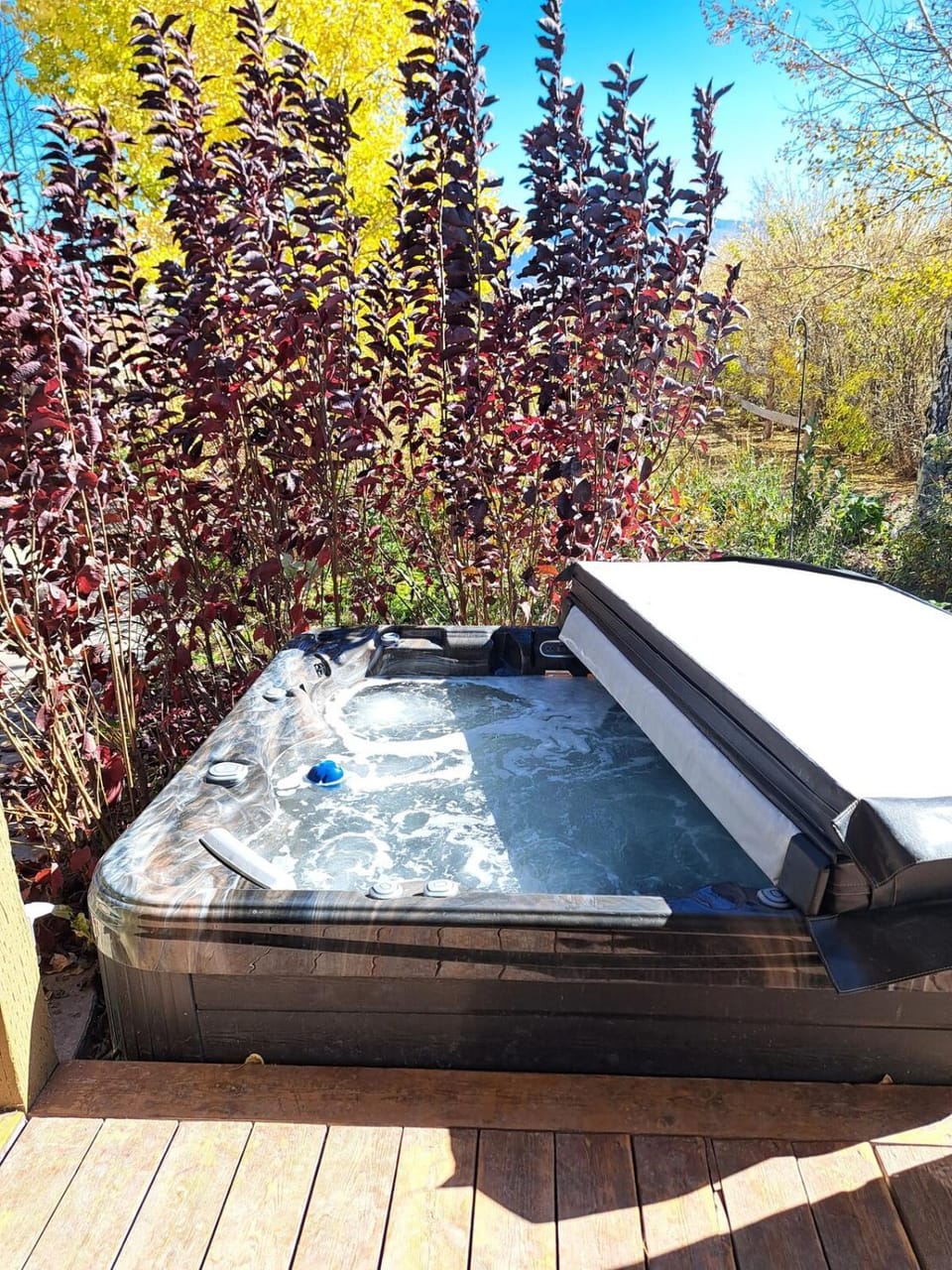 Wildland Gardens Farm House w Private Hot tub House in Utah