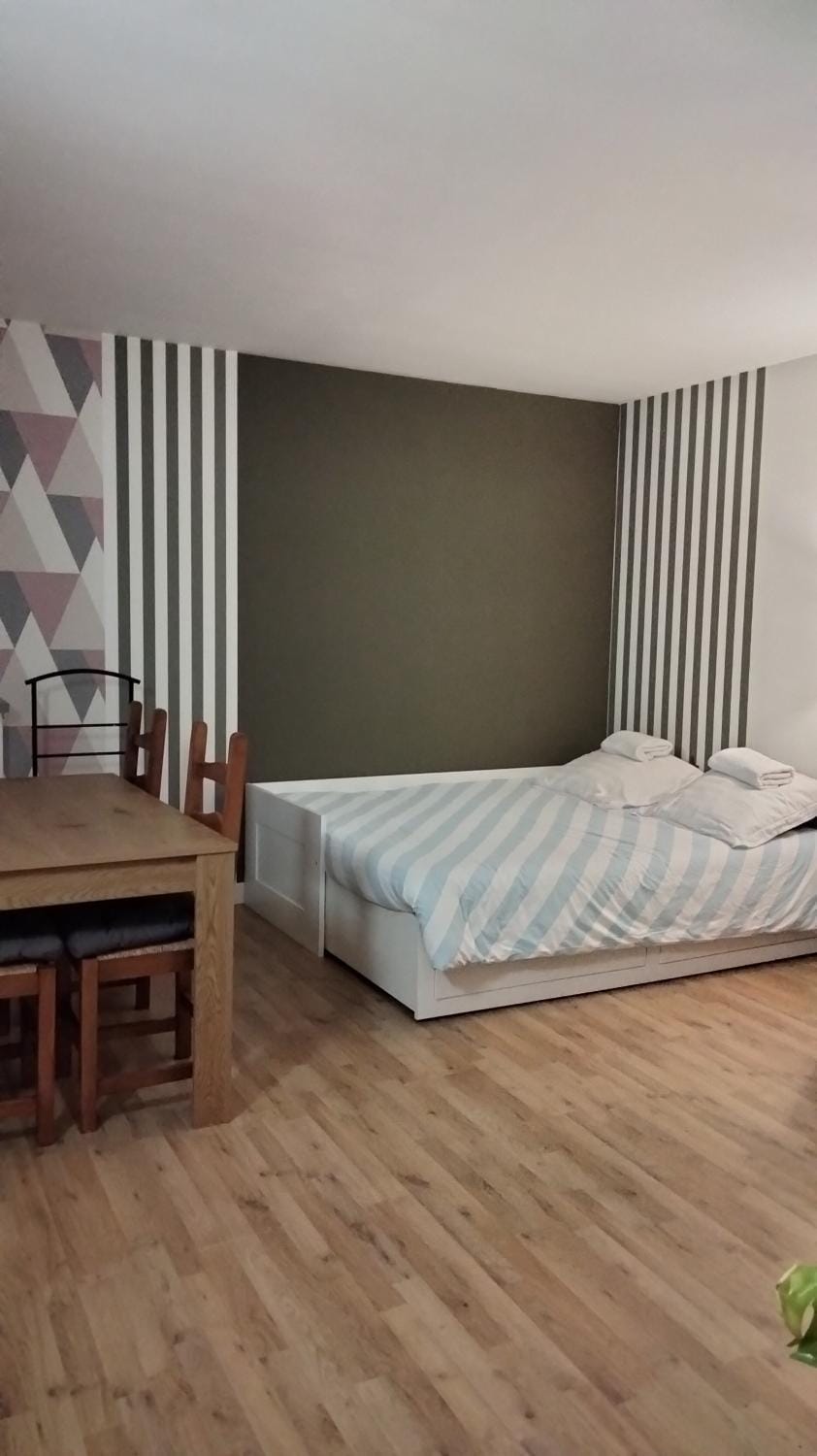 Apart for 4 pers - 15 Min to Disneyland-30 Min to Paris Apartment in Bussy-Saint-Georges