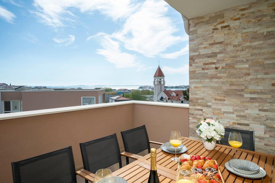 View (from property/room), Balcony/Terrace, Balcony/Terrace, Seating area