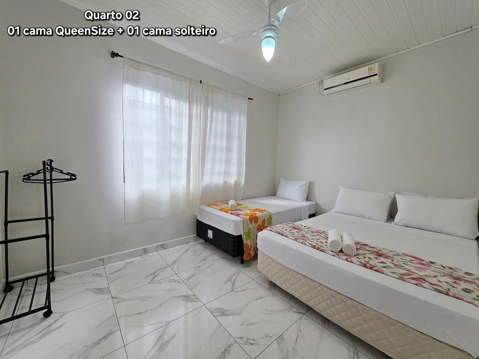 Casa ao lado da Av Das Cataratas com quintal House in Foz do Iguaçu