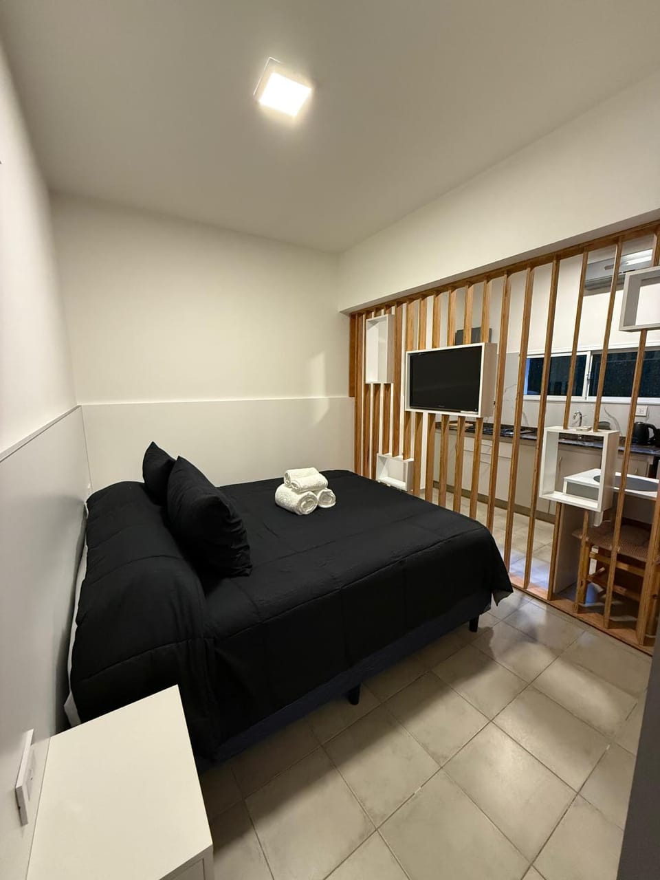 Bed, Photo of the whole room, towels