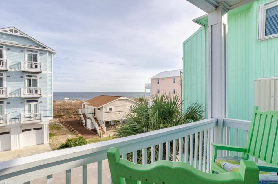 Big Blue by Bryant Real Estate House in Carolina Beach