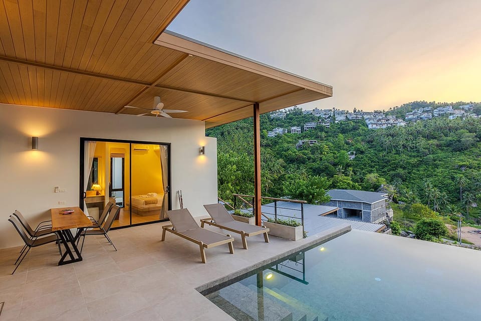 Patio, Day, Natural landscape, View (from property/room), Balcony/Terrace, Mountain view, Pool view, Swimming pool, Swimming pool, sunbed