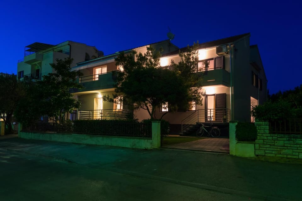 Property building, Street view