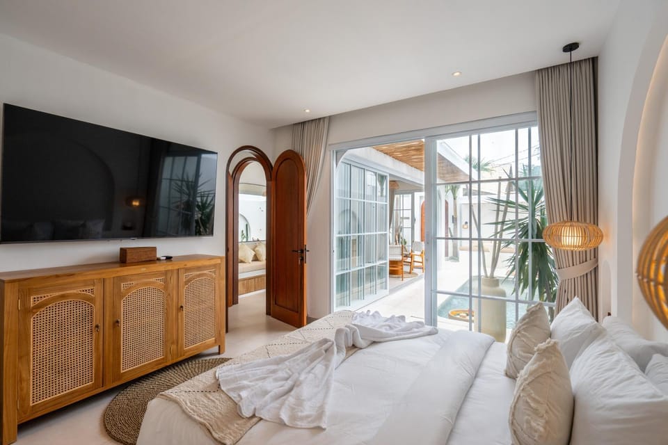 NEW! Luna Di Bali - 1BR Villa in Kerobokan Villa in North Kuta