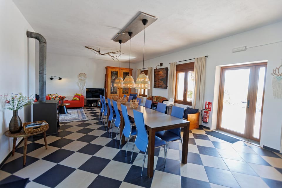 Restaurant/places to eat, TV and multimedia, Living room, Banquet/Function facilities, Seating area