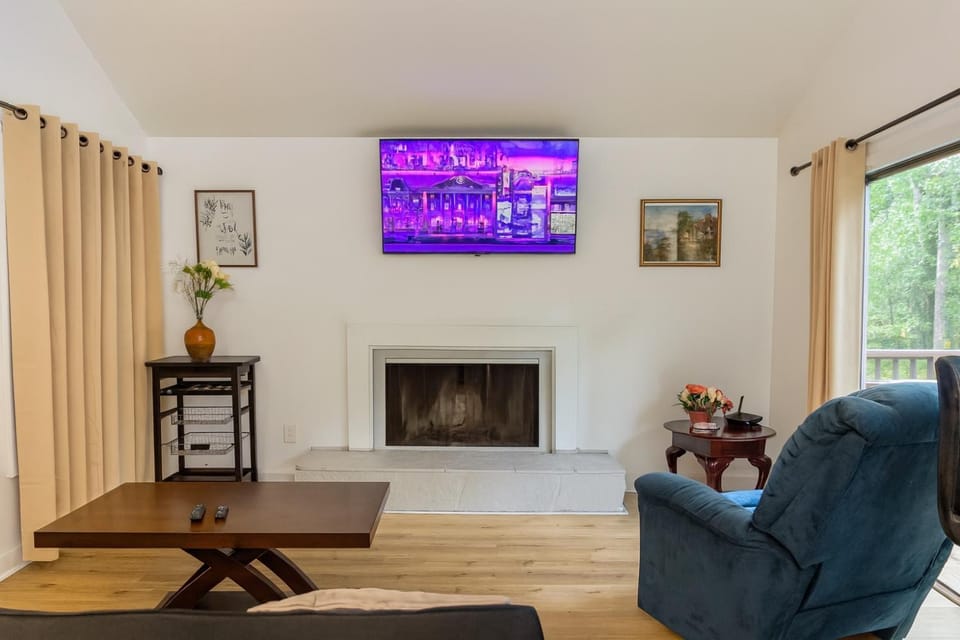 Quiet 2 bedroom house close to UNC Duke RTP House in Chapel Hill