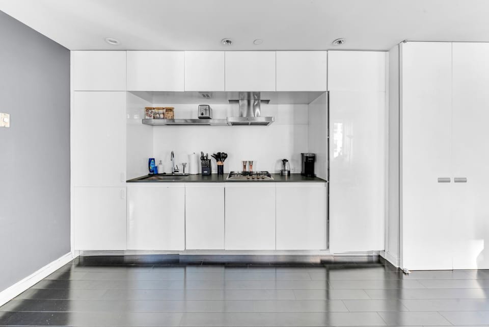 Elegant Midtown Retreat, City Views, Steps to Times Square Apartment in Midtown