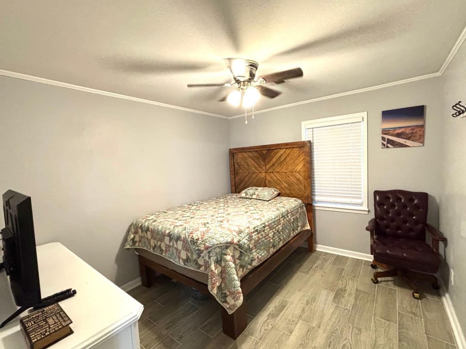 Blue Oval 10 Min - Country Home 3 Bed 1 Bath-Sleeps 5-6 House in Tennessee