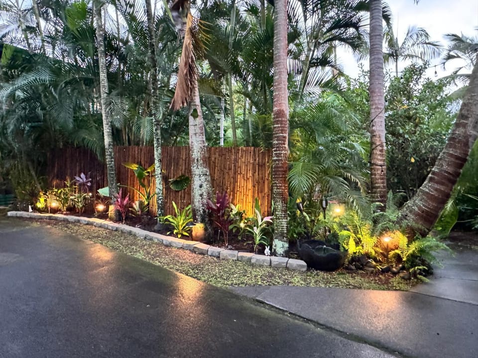 Gated Tropical Estate in Kailua Kona with Hot Tub House in Kalaoa