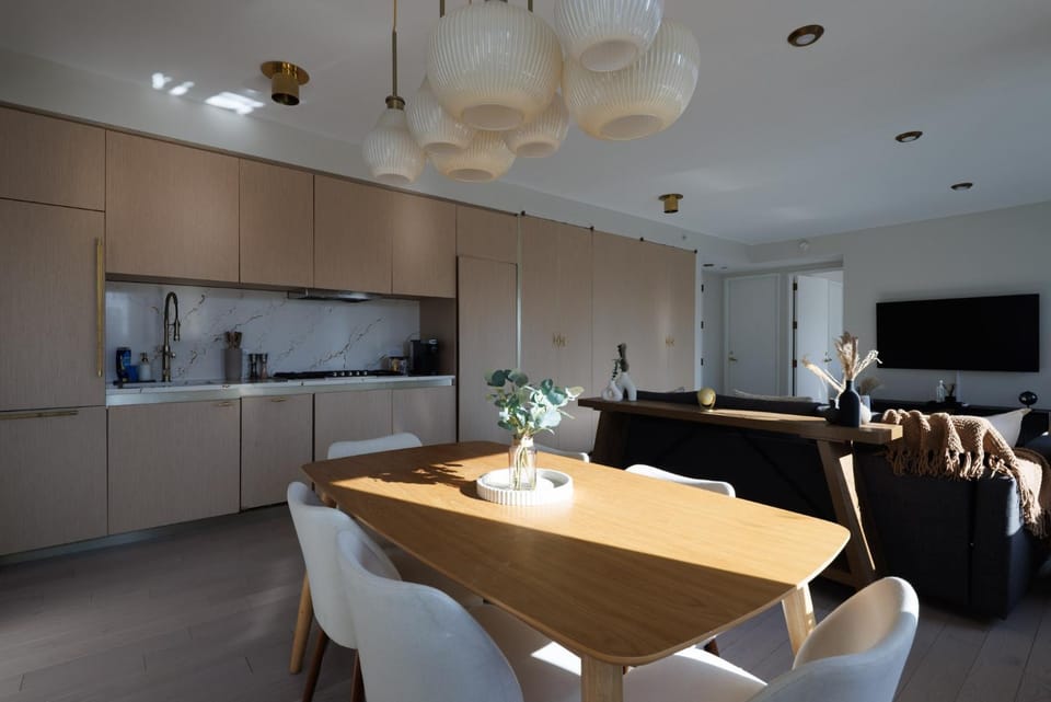 RARE Luxurious Apartment 1 Block From Time Square Apartment in Midtown