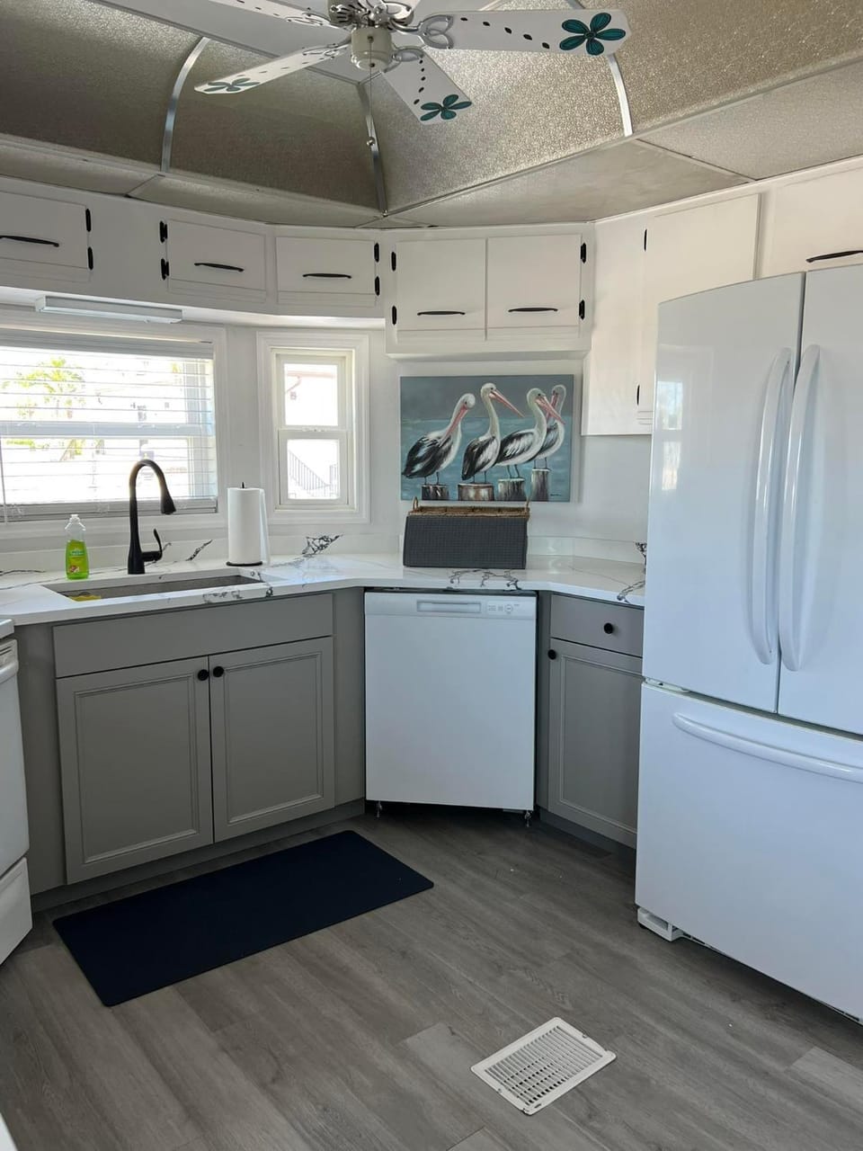 Siesta Delfin Campground/ 
RV Resort in Iona