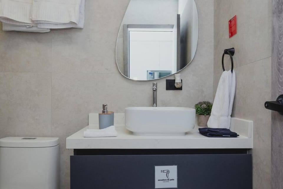 Bathroom, towels