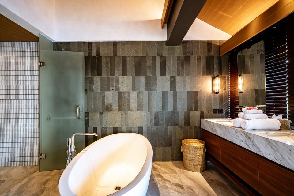 Shower, Toilet, Bathroom, Bath
