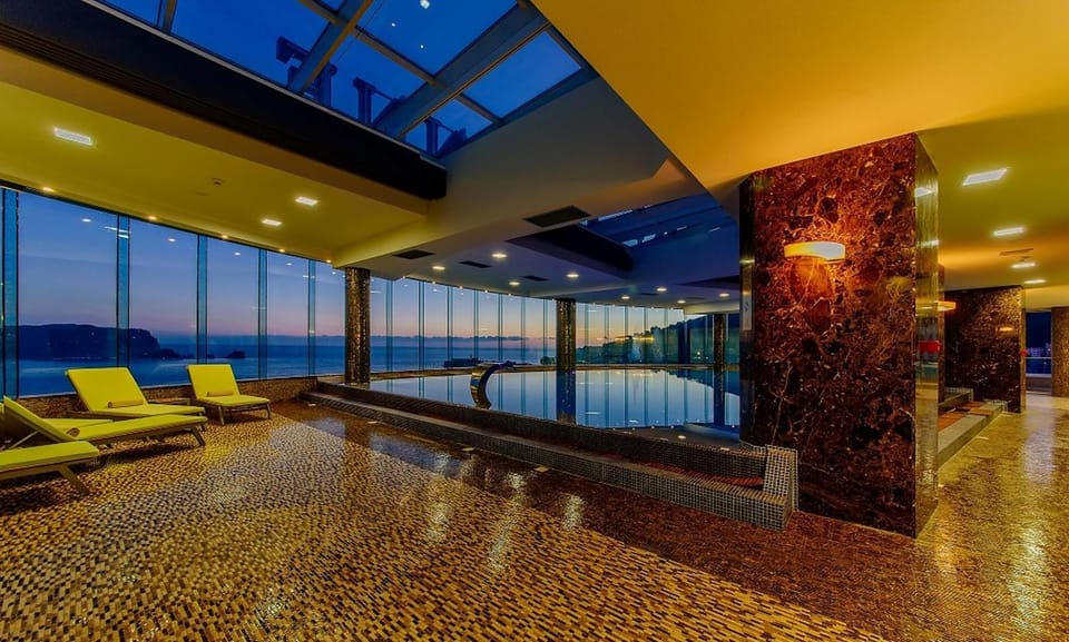Swimming pool