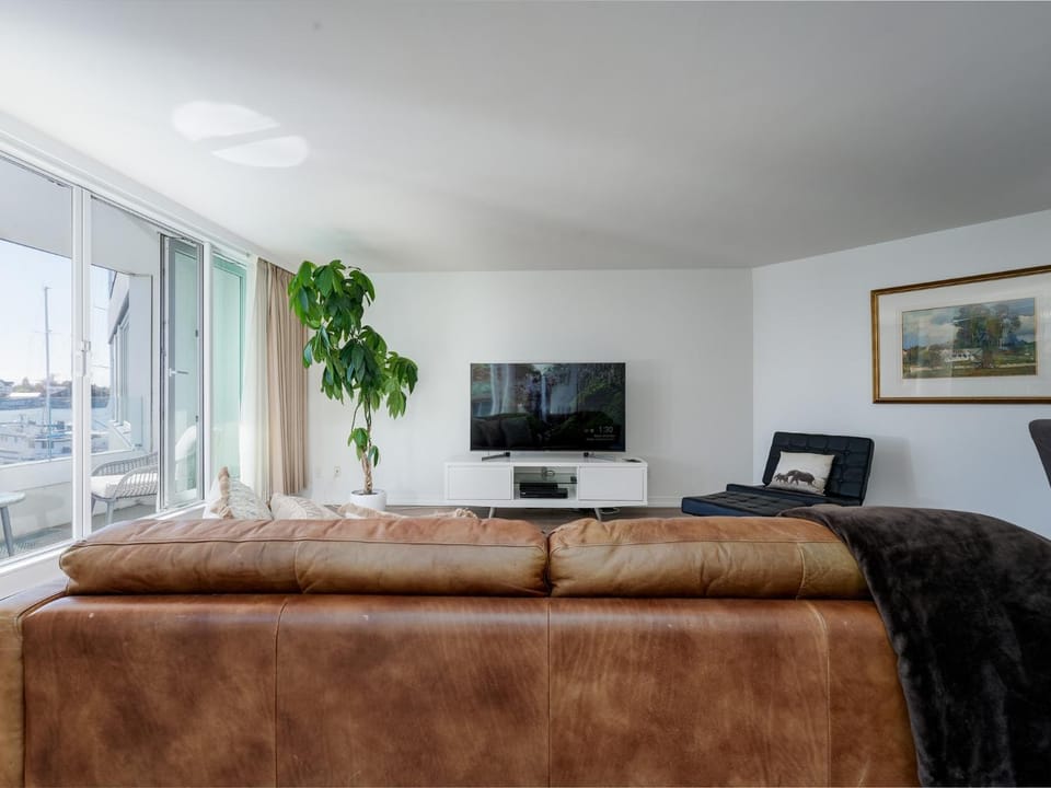 Coastal Duet - min 3-Day Stay Breathtaking Views with Work Desk by Victoria Prime! Apartment in Victoria