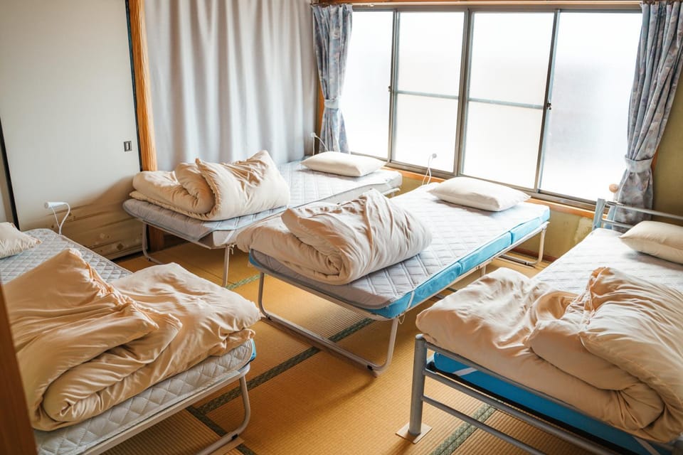 木の家ゲストハウス松山ドミトリー館 Hostel in Japan