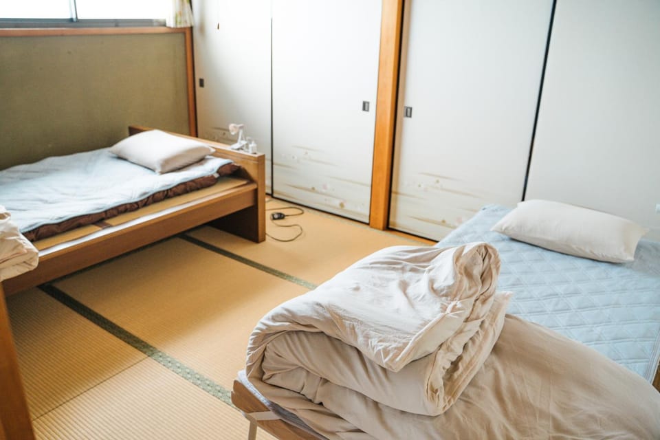 木の家ゲストハウス松山ドミトリー館 Hostel in Japan