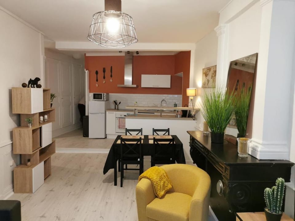 place de la halle Apartment in Auvergne-Rhône-Alpes