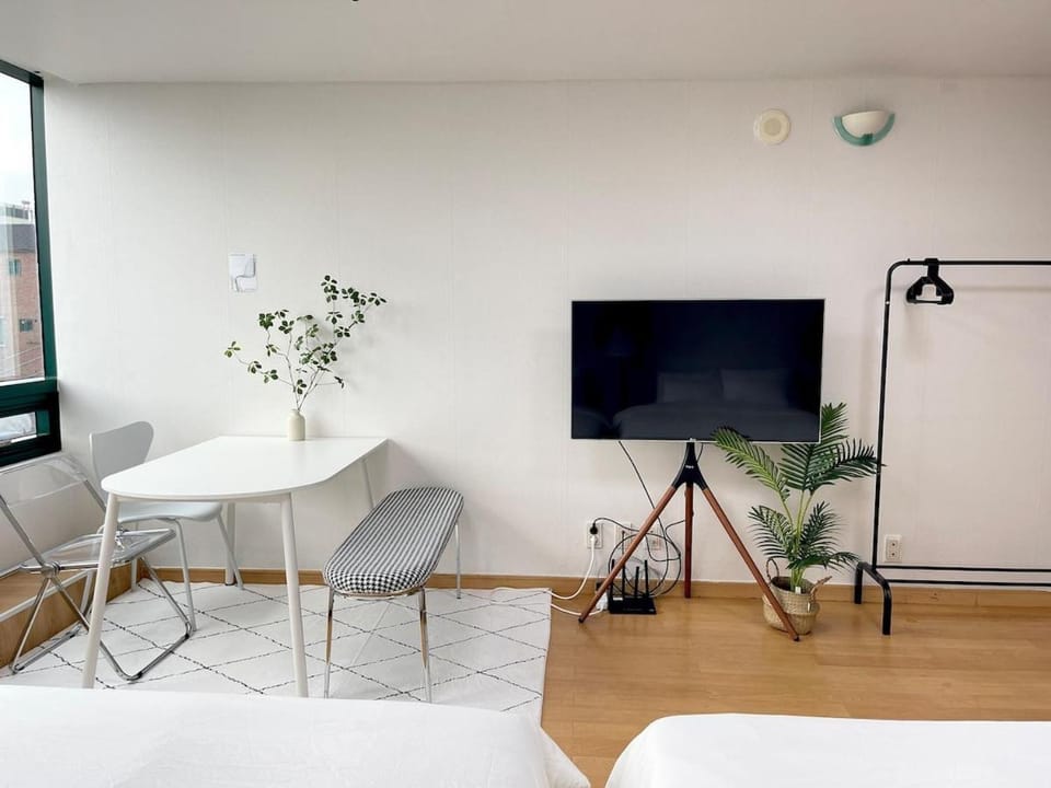 Hongdae Stn 1min Modish Style Apartment in Seoul