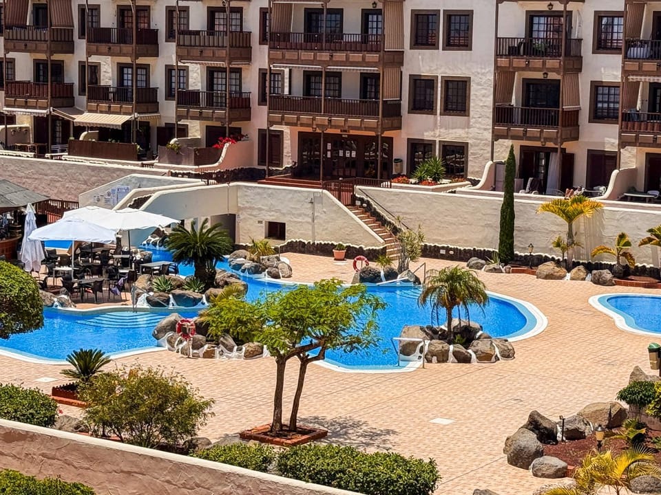 Property building, Day, Garden view, Pool view, Swimming pool