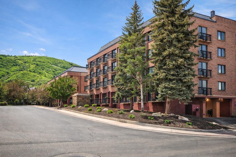 Shadow Ridge Mountain Secret 409 condo Apartment in Park City