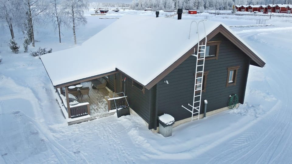 Property building, Day, Winter