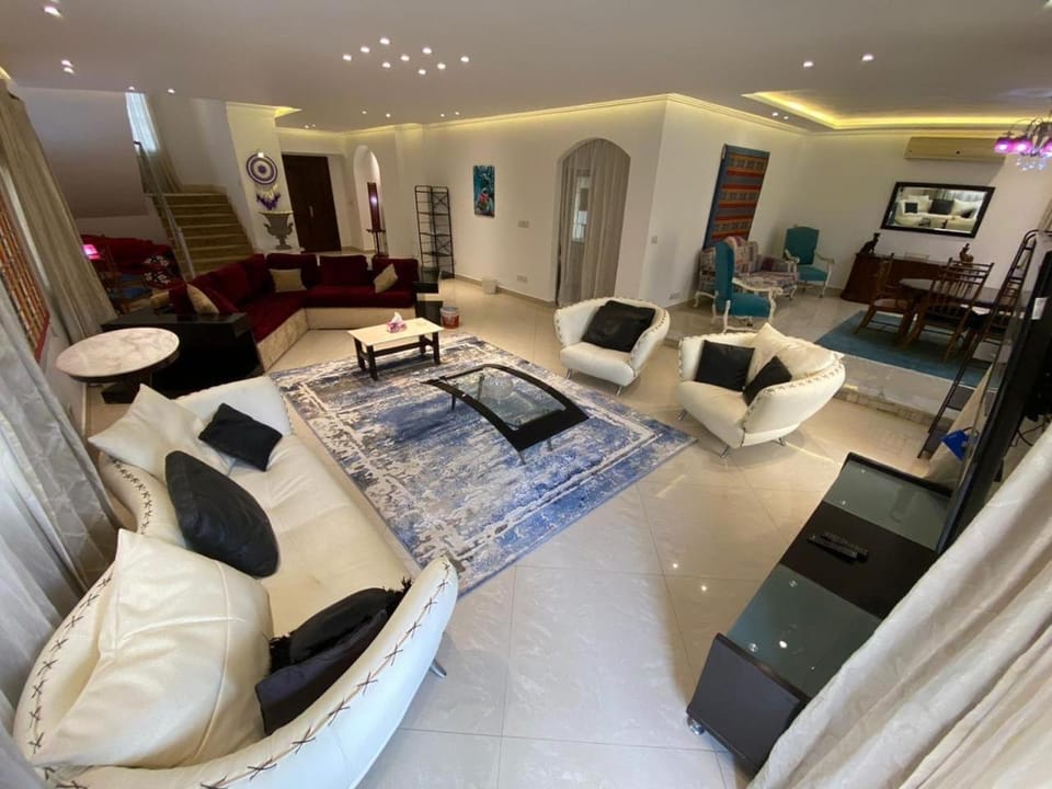 TV and multimedia, Seating area