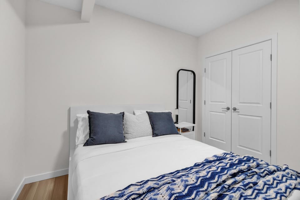 Bed, Bedroom, wardrobe