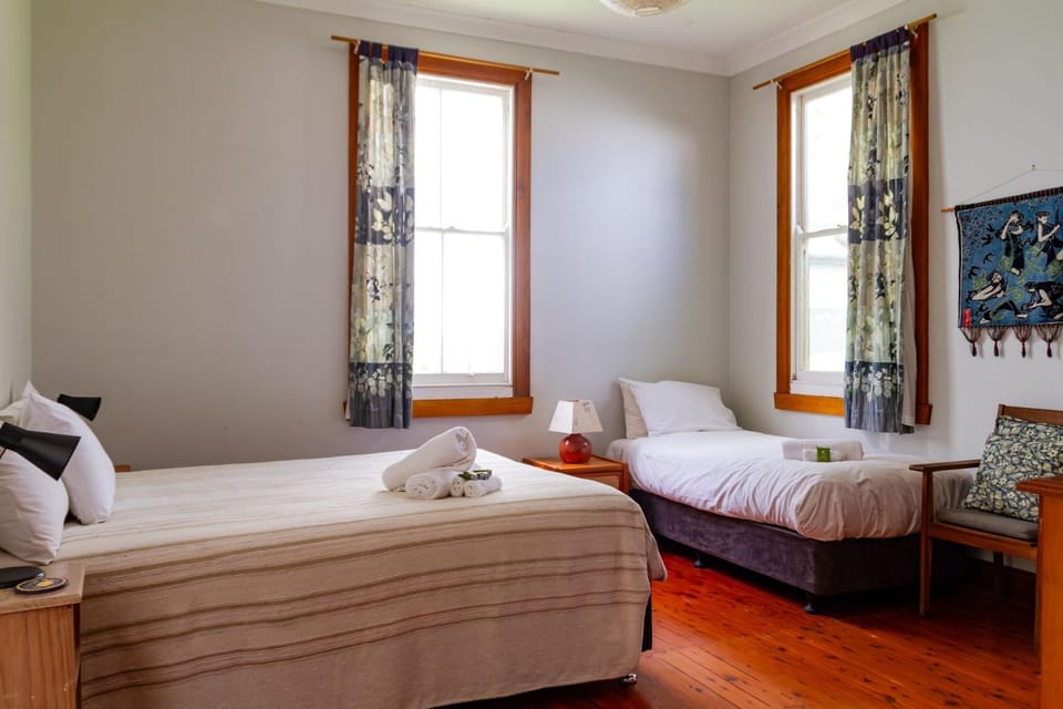 Cliff Cottage - Noraville House in Central Coast