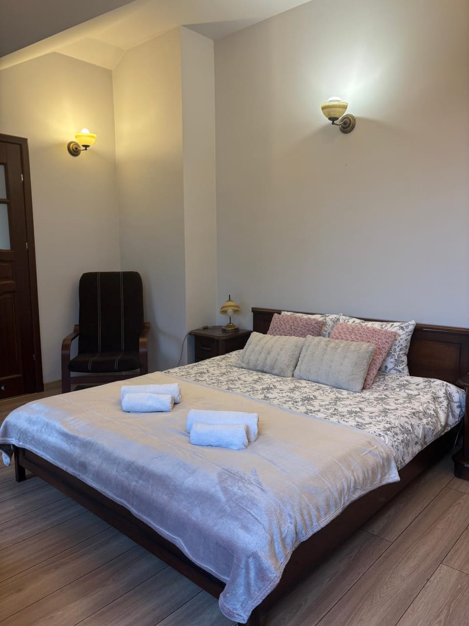 Bed, Photo of the whole room