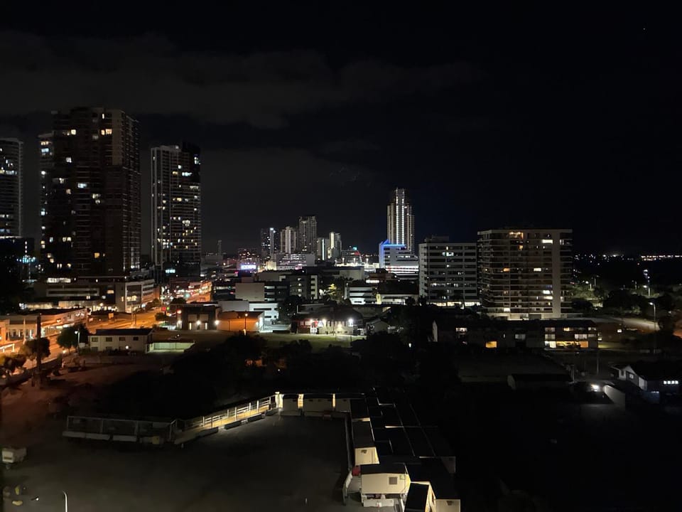 mista lux Apartment in Surfers Paradise