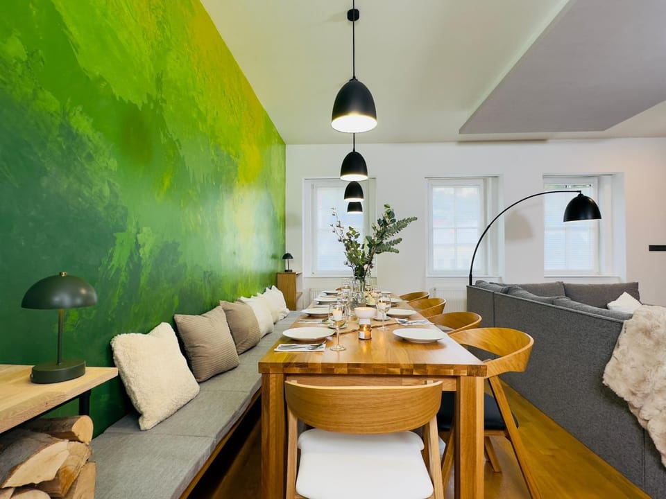 Seating area, Dining area