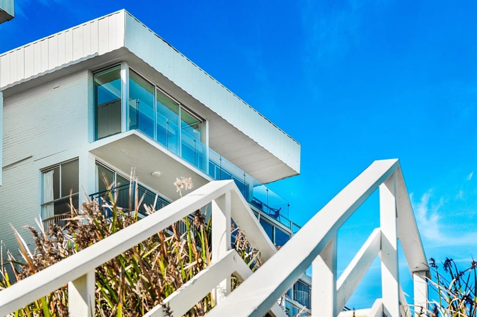 Breathtaking Oceanview Penthouse With Beach Access Apartment in Perth